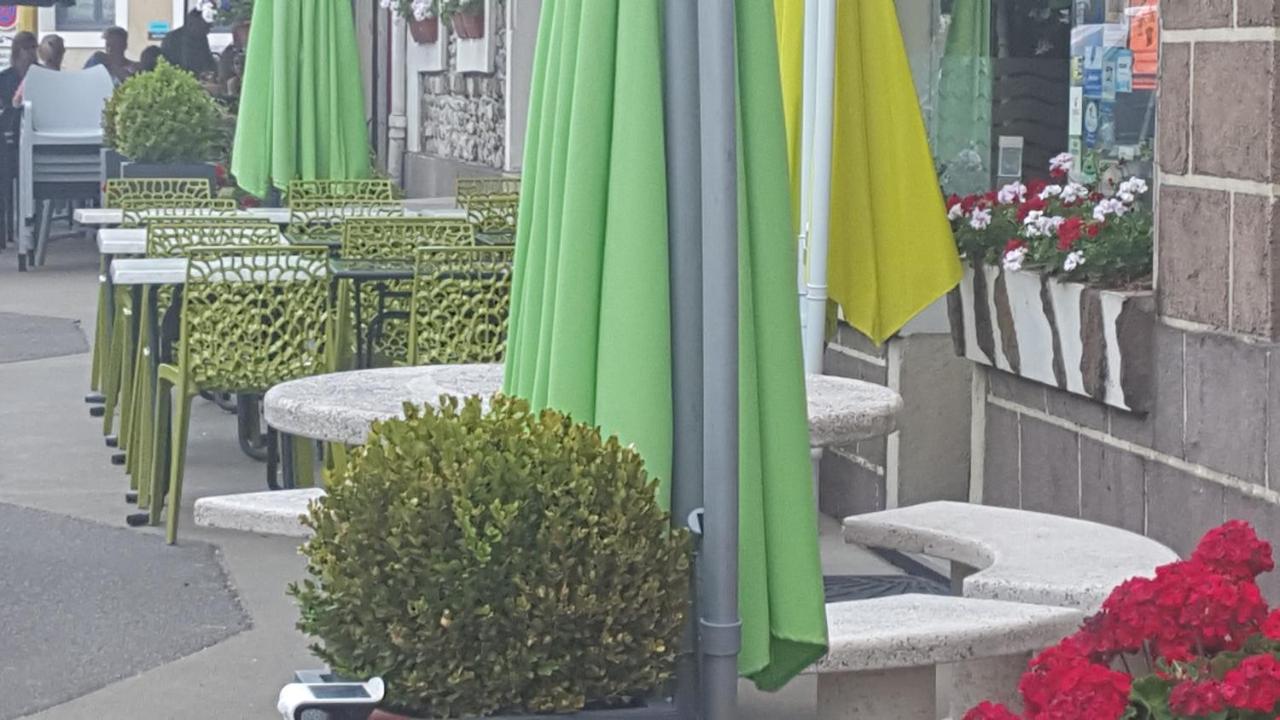 Hotel Ronsin Fresnay-sur-Sarthe Exterior foto